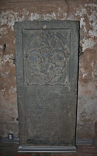Štítnik - ev. kostol - náhrobný kameň